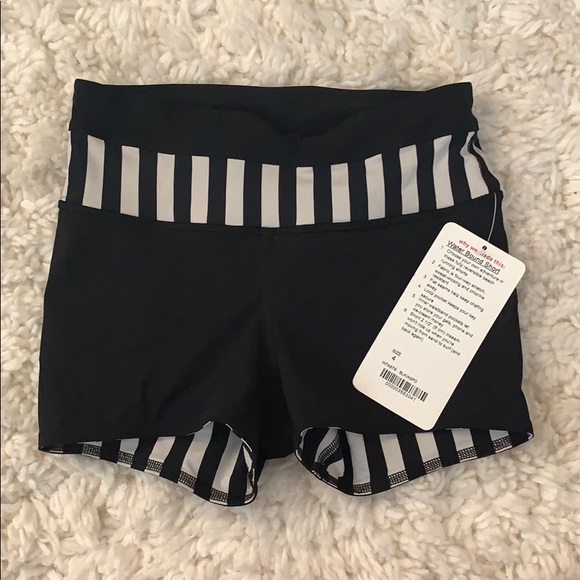 *Lululemon* Black/White, Water Bound Short - Picture 3 of 9